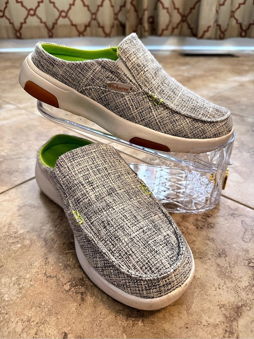 OrthoComfoot Women's Gray & Green Sneakers EU 37 (US 6.5-7) Like New